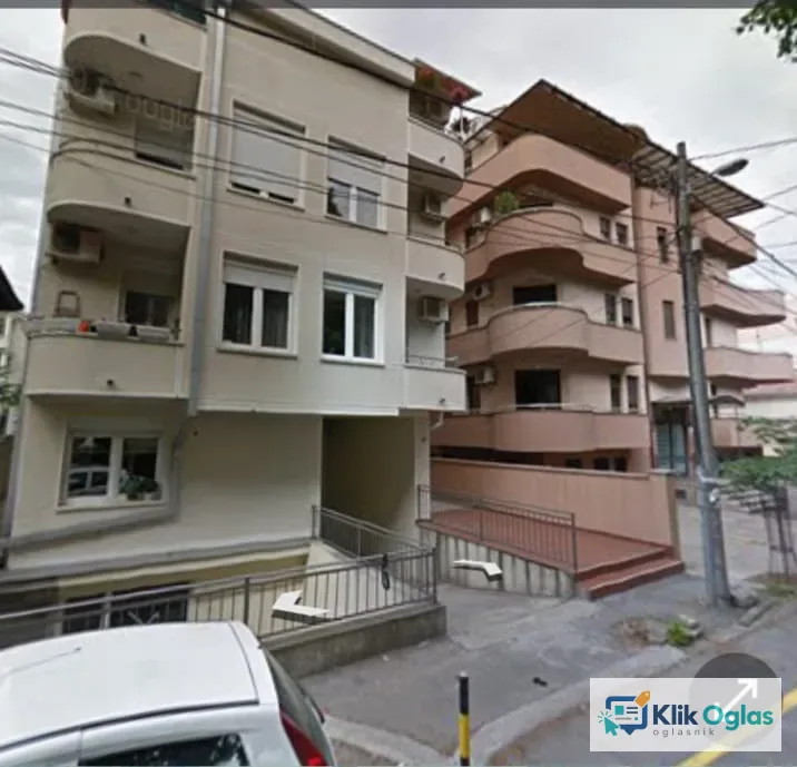 Izdajem dva garazna mesta, Bilećka 22 na Vozdovcu