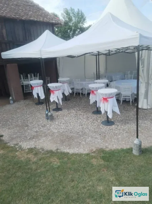 Iznajmljivanje barskih stolova i pagoda.
