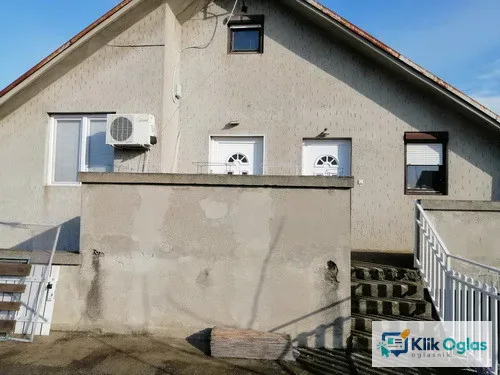 Na prodaju kuca 250m2 + 36m2 garaza