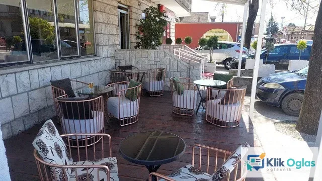 Potrebne radnice, Caffe Enigma