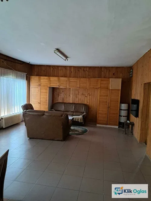 Kuća u Deču, opština Pećinci !!