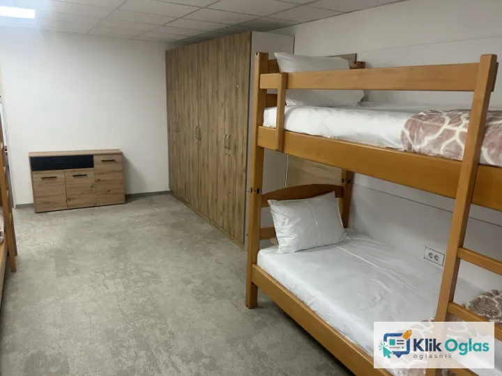 Izdajem sobe u Borči - hostelski tip smeštaja