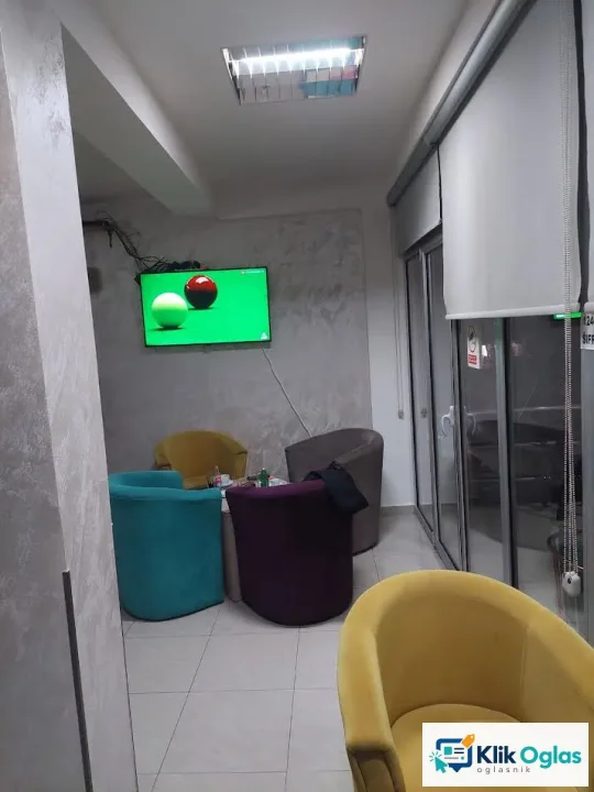 Potrebne djevojke za rad u kafiću
