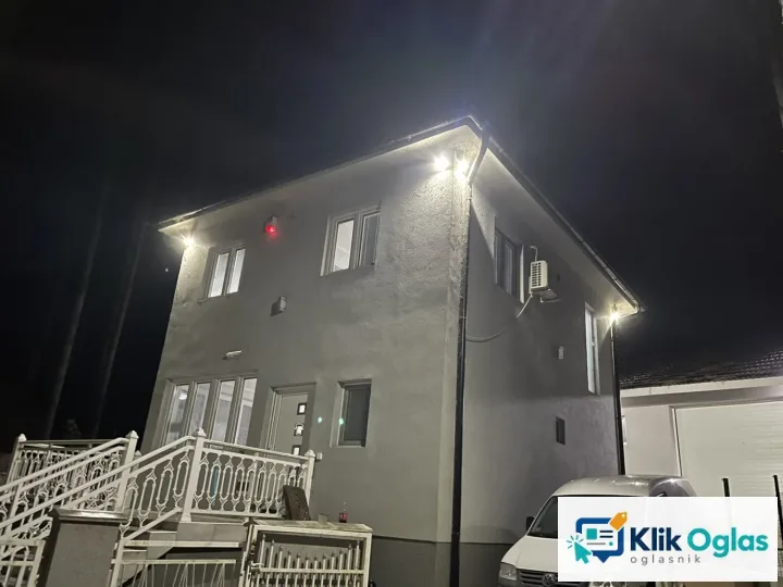 Kuca u Vincima na obali Dunava kod Golubca