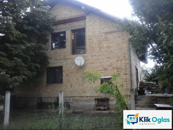 Hitna prodaja!Porodične kuce-kula vojvodina,,,
